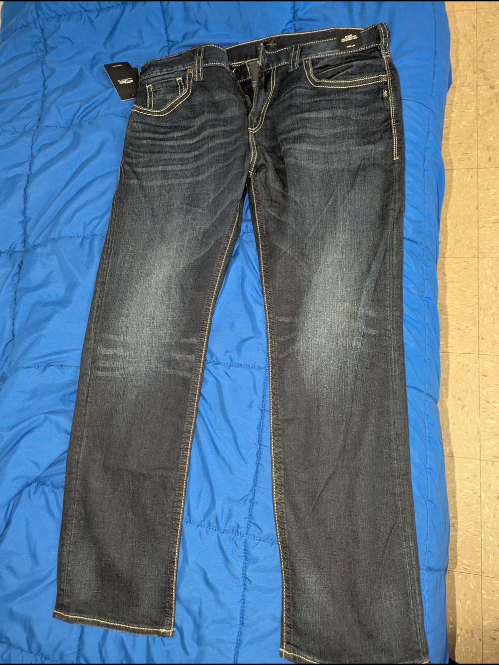 Silver Jeans Relaxed Fit Dark Wash Blue Jeans